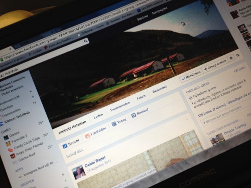 Ik bezoek een paar oude vrienden op facebook