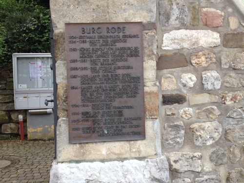 Burg Rode, wordt voor het eerst vermeld in 1104, best oud dus..