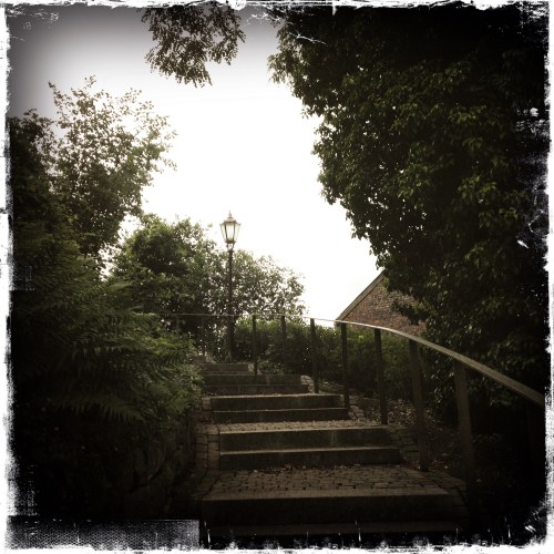 Trapje op. Betreden op eigen risico..