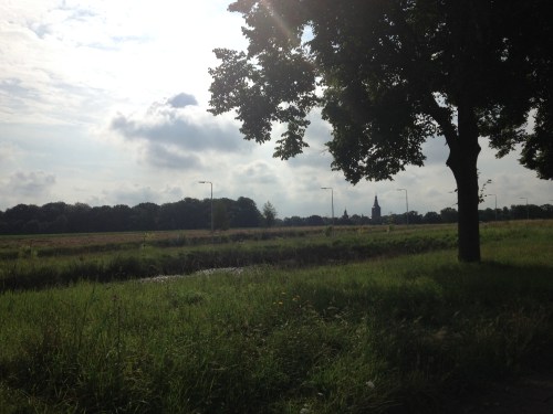 Ook van afstand steekt de toeren boven alles uit.