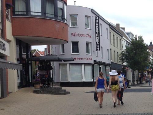 Tijdens het rondje dorp waan ik me bijna in St. Tropez...