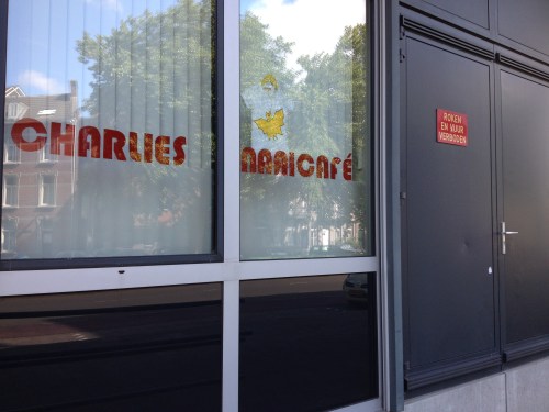 Charlies naaicafe...wat moet ik daar nu van denken?