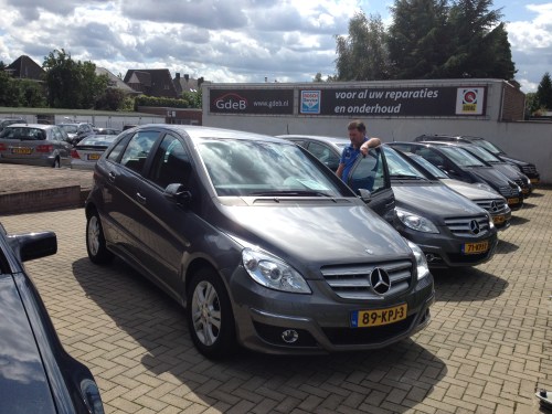 We gaan op zoek naar een nieuwe auto, die we uiteindelijk toch niet kunnen betalen.